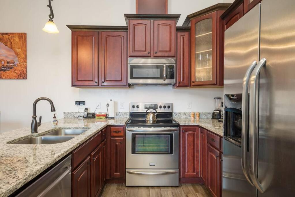 Luxury Downtown Rental - La Dolce Vita Villa #3 موآب المظهر الخارجي الصورة